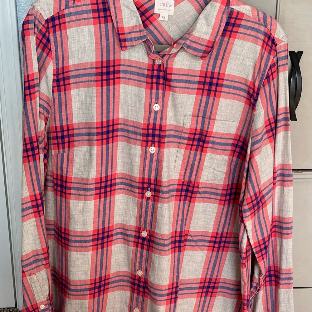 J. Crew Women’s Boy Fit  Pink and Blue Plaid Shirt